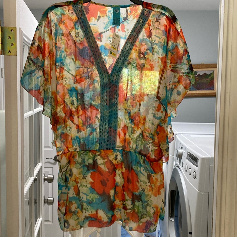 Woman’s Flower Blouse Brand New with Tags Size Large
